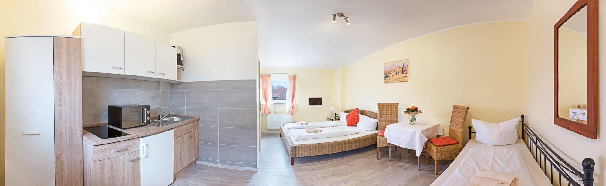 Pension & Appartments Landhaus Bettina Fulda Bagian luar foto